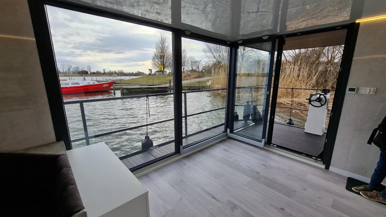Hausboote Unteres Odertal Hausboot Kranich Hotell Schwedt Eksteriør bilde