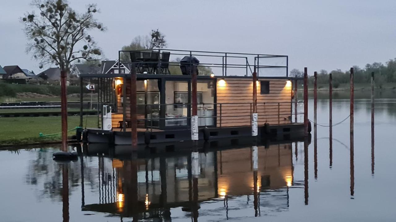 Hausboote Unteres Odertal Hausboot Kranich Hotell Schwedt Eksteriør bilde