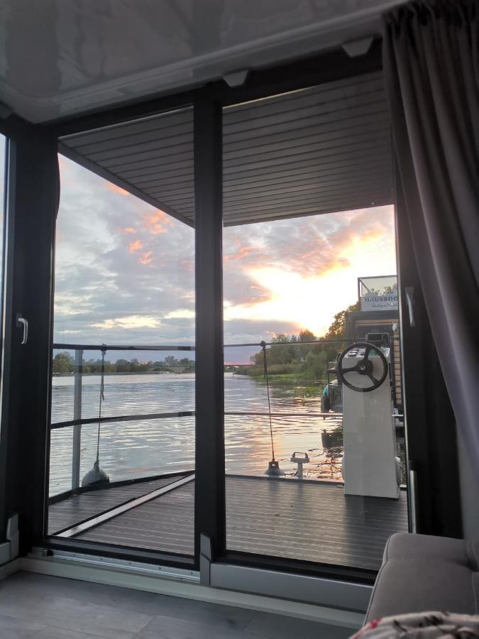 Hausboote Unteres Odertal Hausboot Kranich Hotell Schwedt Eksteriør bilde